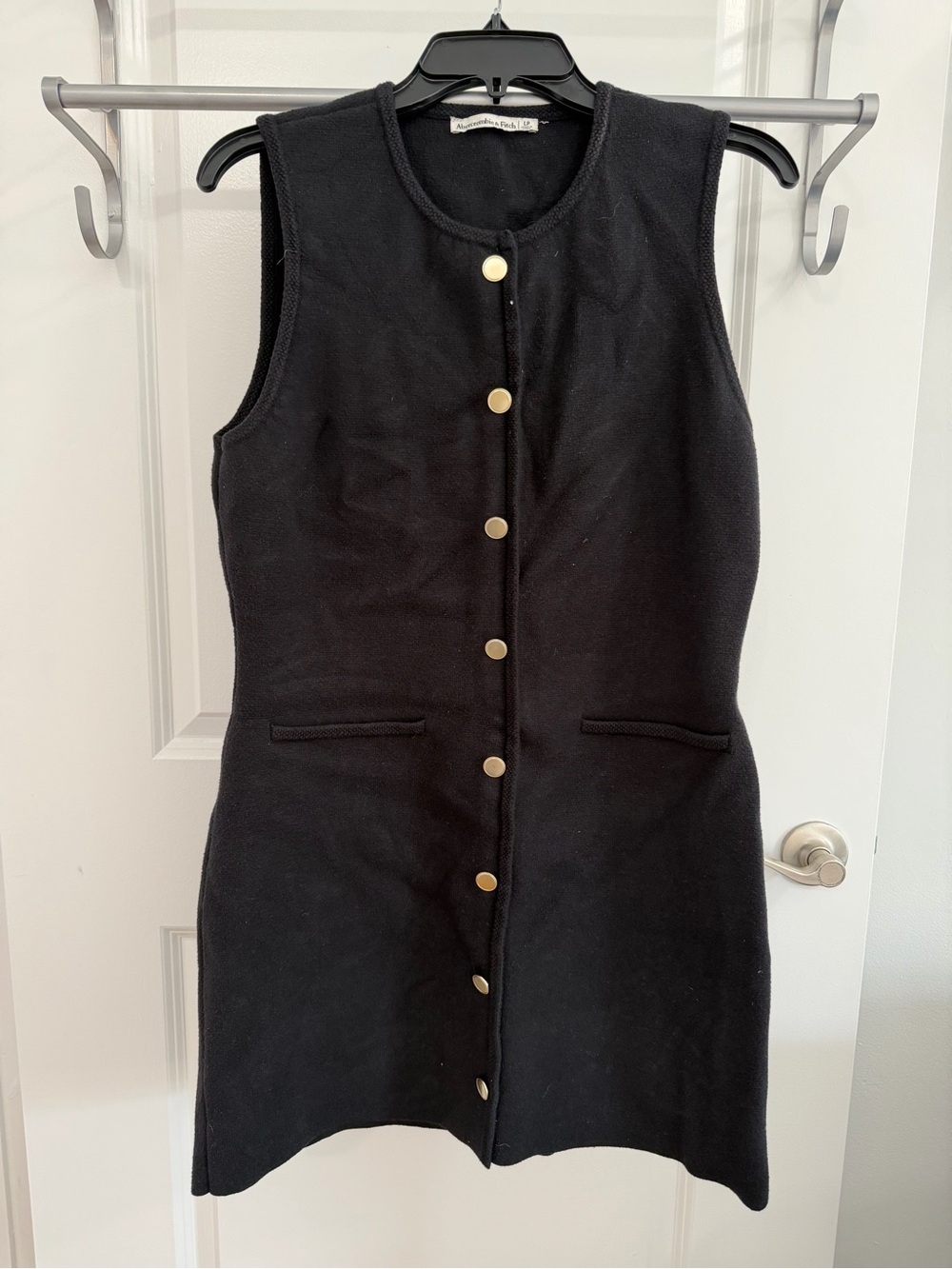 Abercrombie & Fitch Black Sleeveless Button-Front Shift Dress